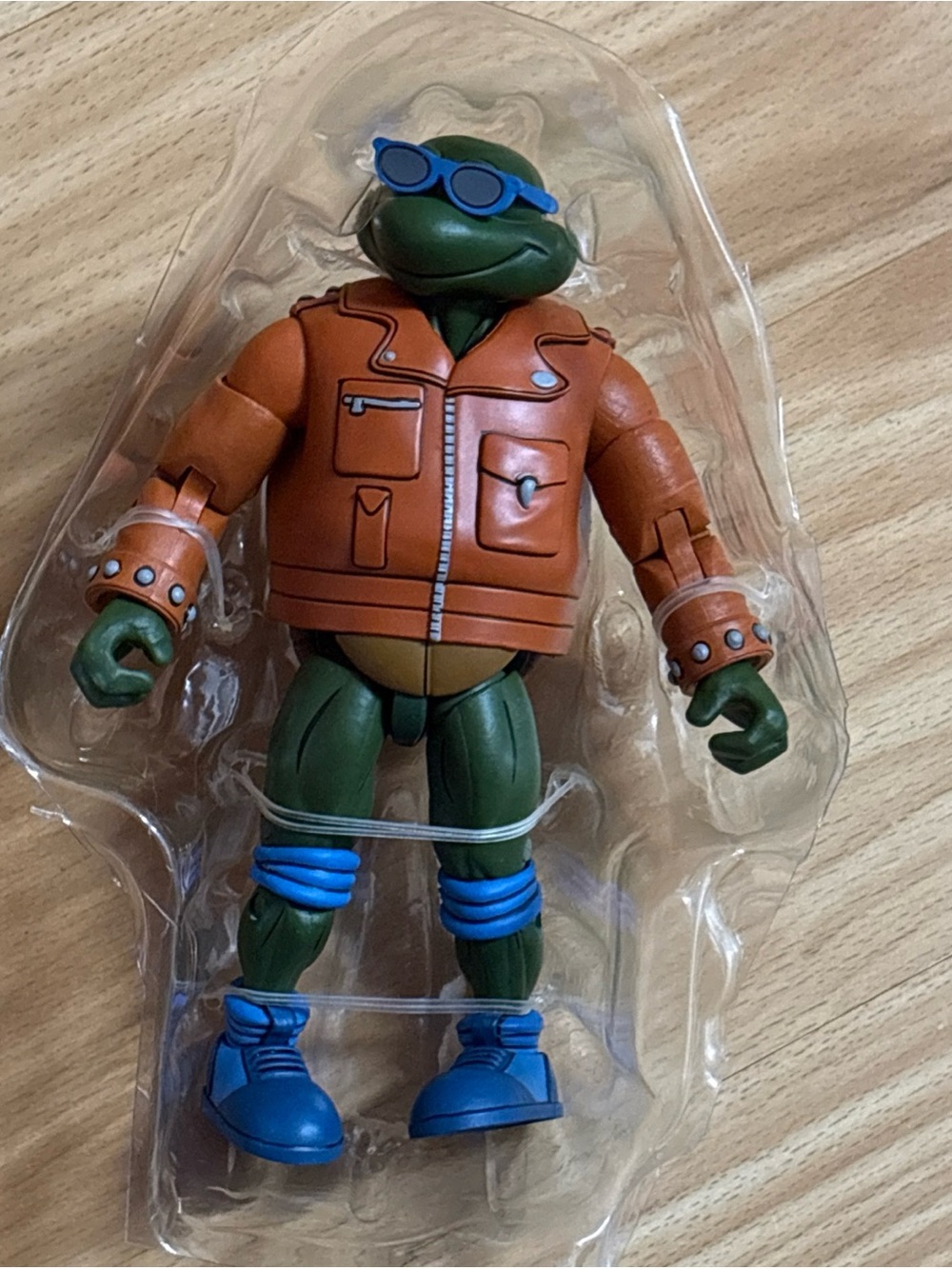 NECA Teenage Mutant Ninja Turtles Punk Leonardo 6” Figure TMNT
